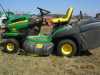 Prodám zahradní traktor JOHN DEERE X130R včetně příslušenství a mulčovací sady, r.v.2010, perfekt stav, servisní prohlídky, záběr 107cm, koš 300 litrů.NC 119.000,-Kč, PC-dohodou, možno odpočet DPH 21%.