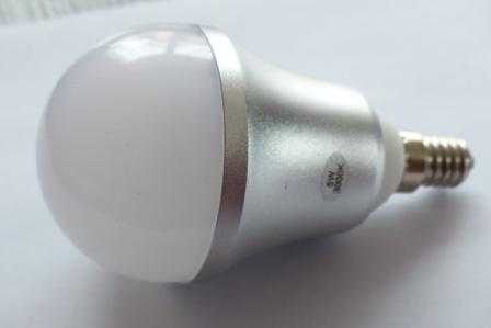 LED žárovka E14 3-9W